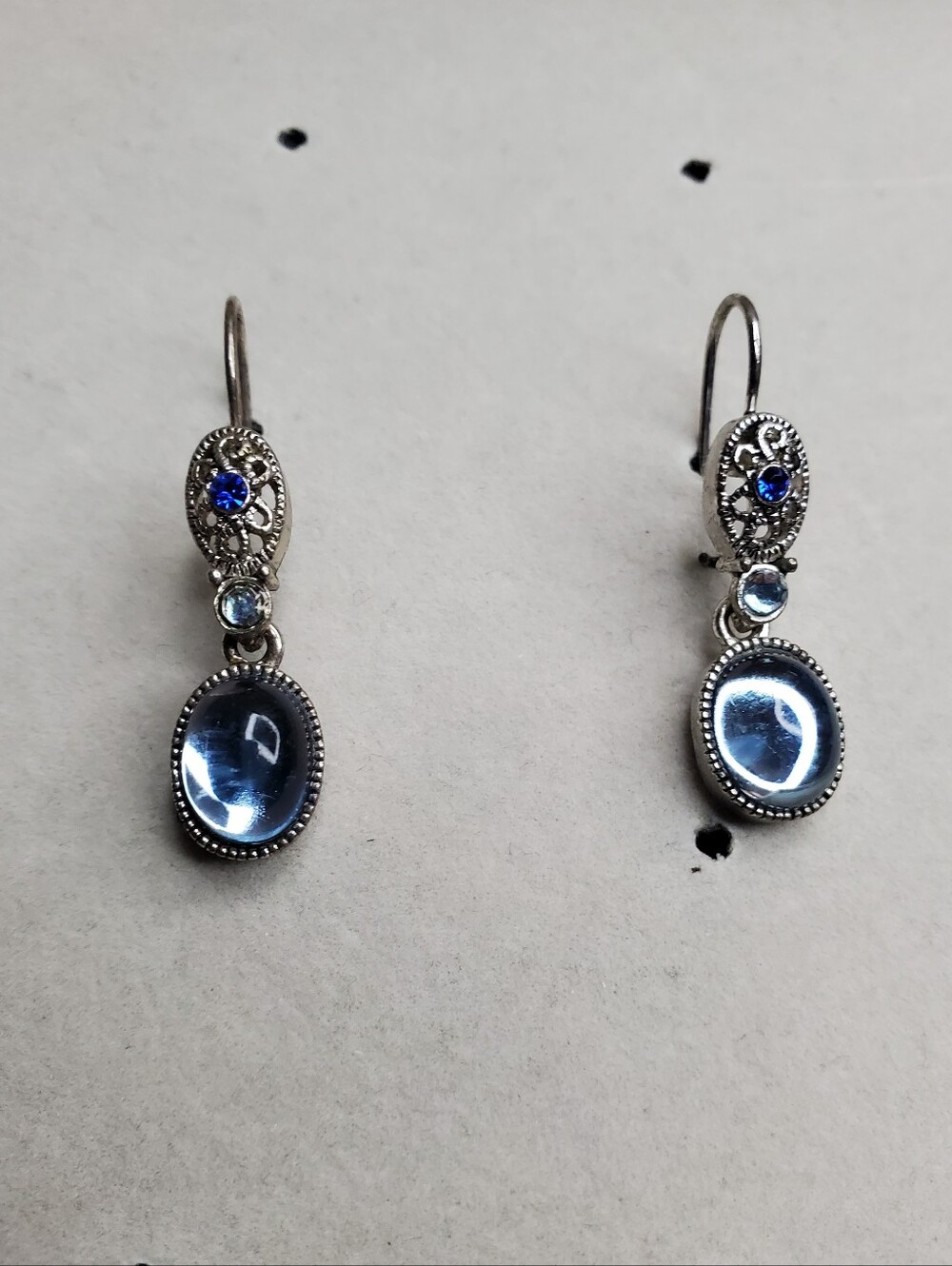Vtg. Avon Dangle Earrings
